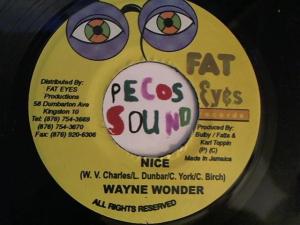 Hud-2 vinyl photos 2601