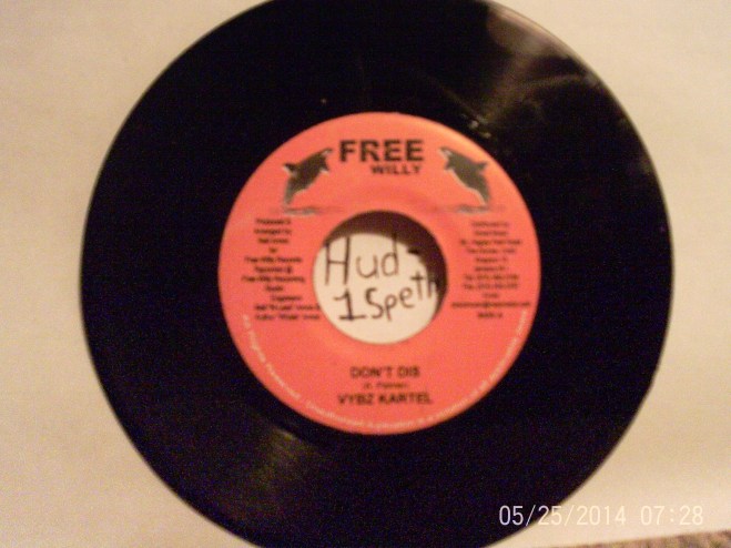 Hud-1 vinyl photos 480