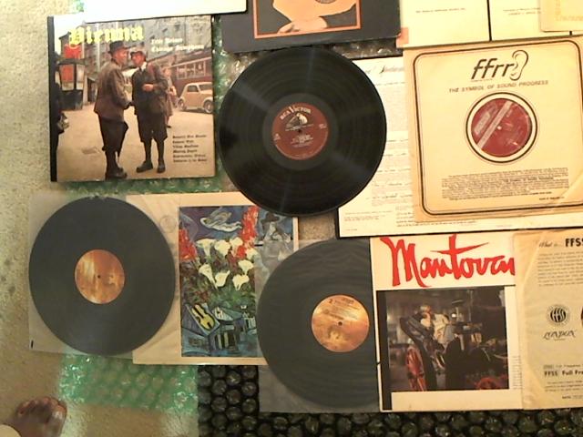 Hud-2 vinyl photos 3701