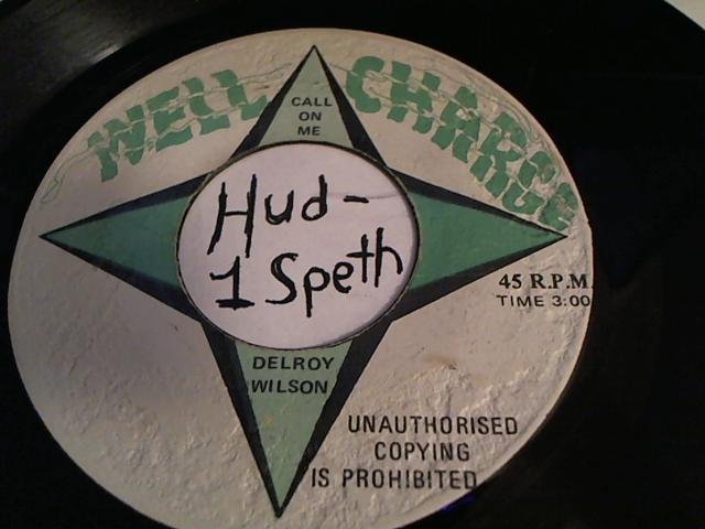 Hud-2 vinyl photos 756