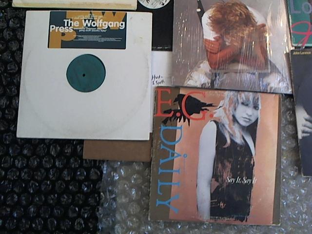 Hud-2 vinyl photos 4695